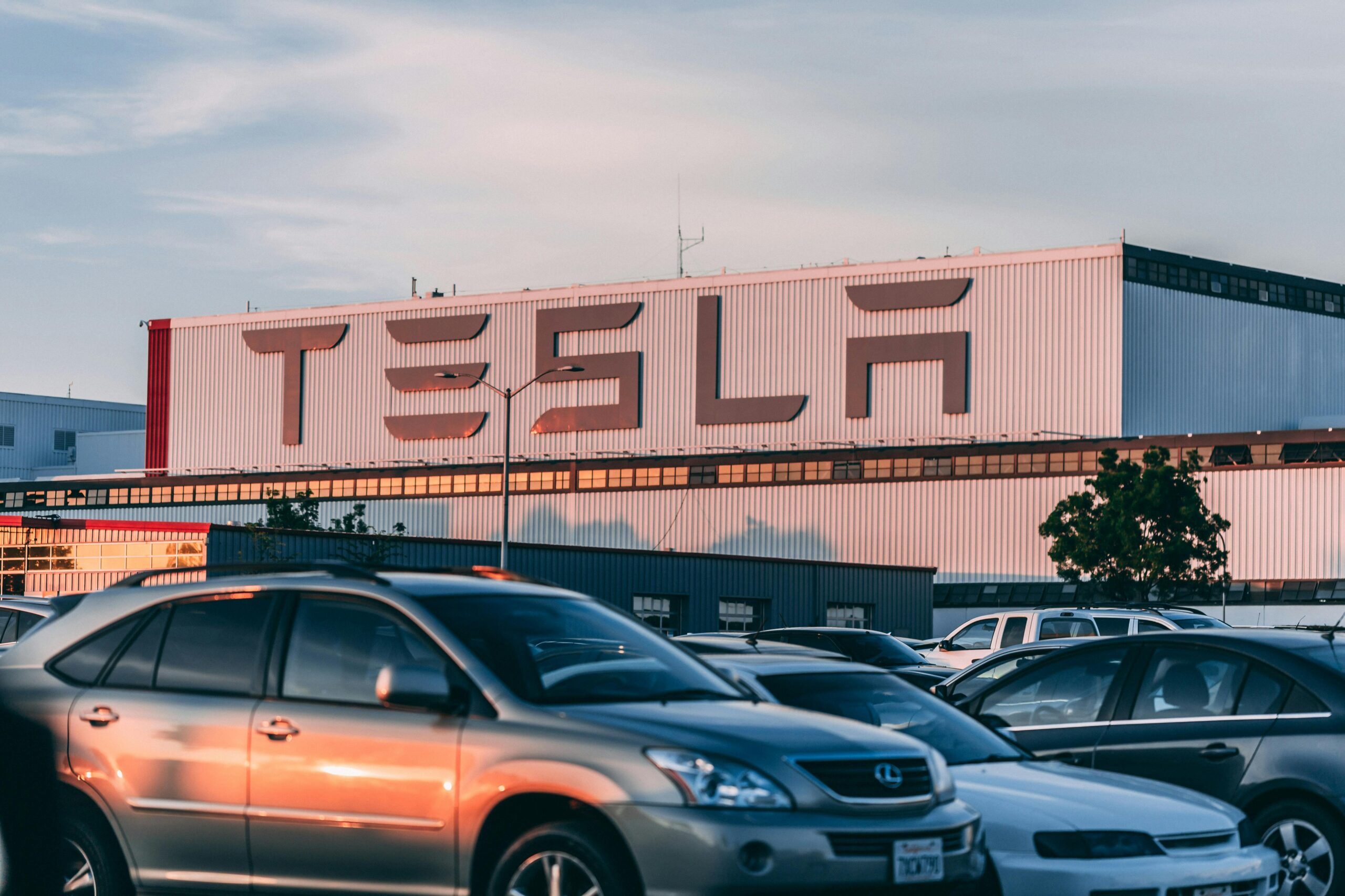 pentagon big tech tesla cybertruck